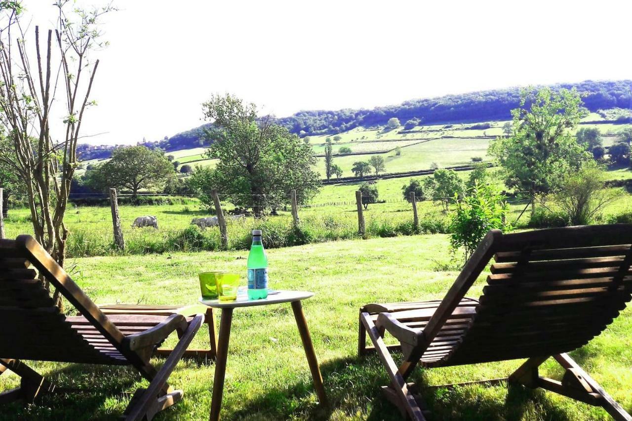 Gite Des Quatre Chemins La Vineuse Esterno foto