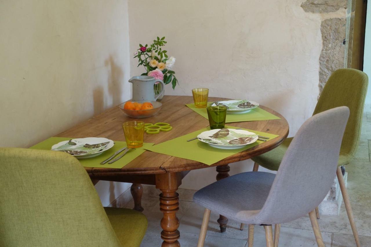 Gite Des Quatre Chemins La Vineuse Esterno foto
